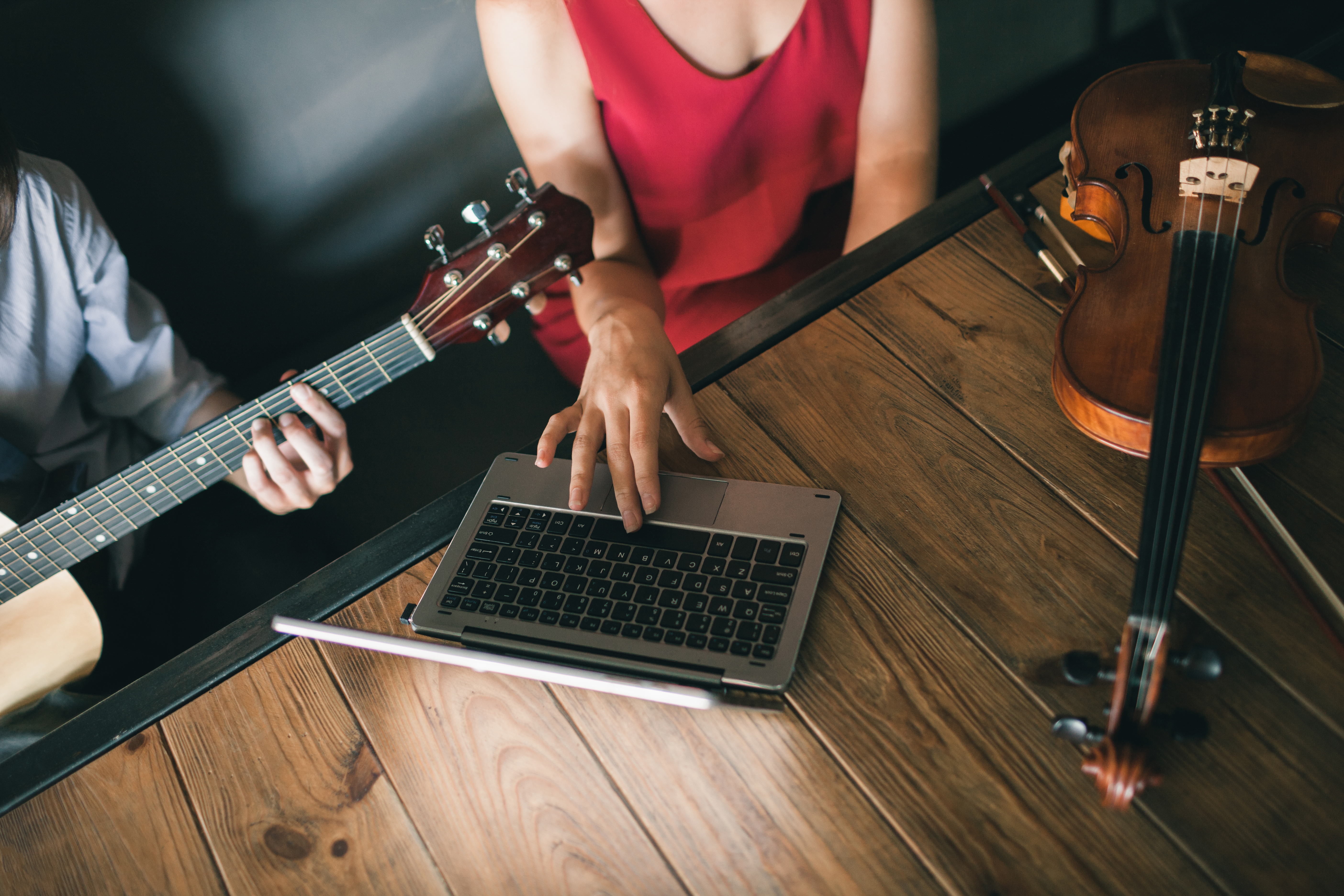 музыкальная студия. интернет музыканты. страхи музыкантов. музыкальные занятия онлайн. онлайн школа музыки.