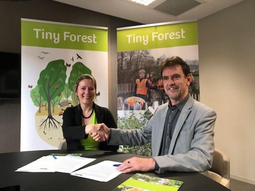 Tiny Forest, Renske Visscher en wethouder Peter van de Wiel
